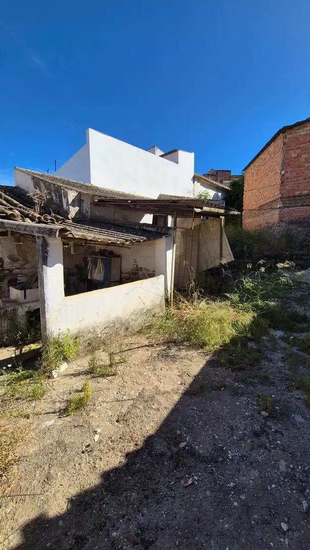 Residential zum Verkauf in Almodóvar del Río