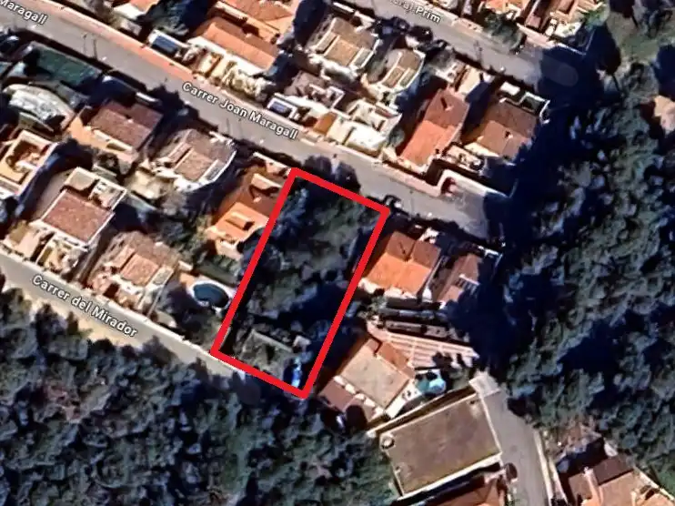 Residential land for sale in Carrer Joan Maragall 28