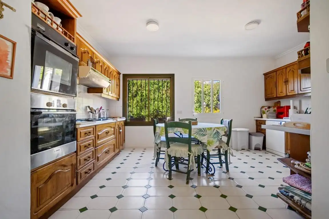 Cocina de Casa o chalet en venta en Marbella con Aire acondicionado, Jardín privado y Terraza