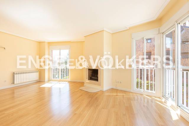 Piso en Alquiler en Valdemarín