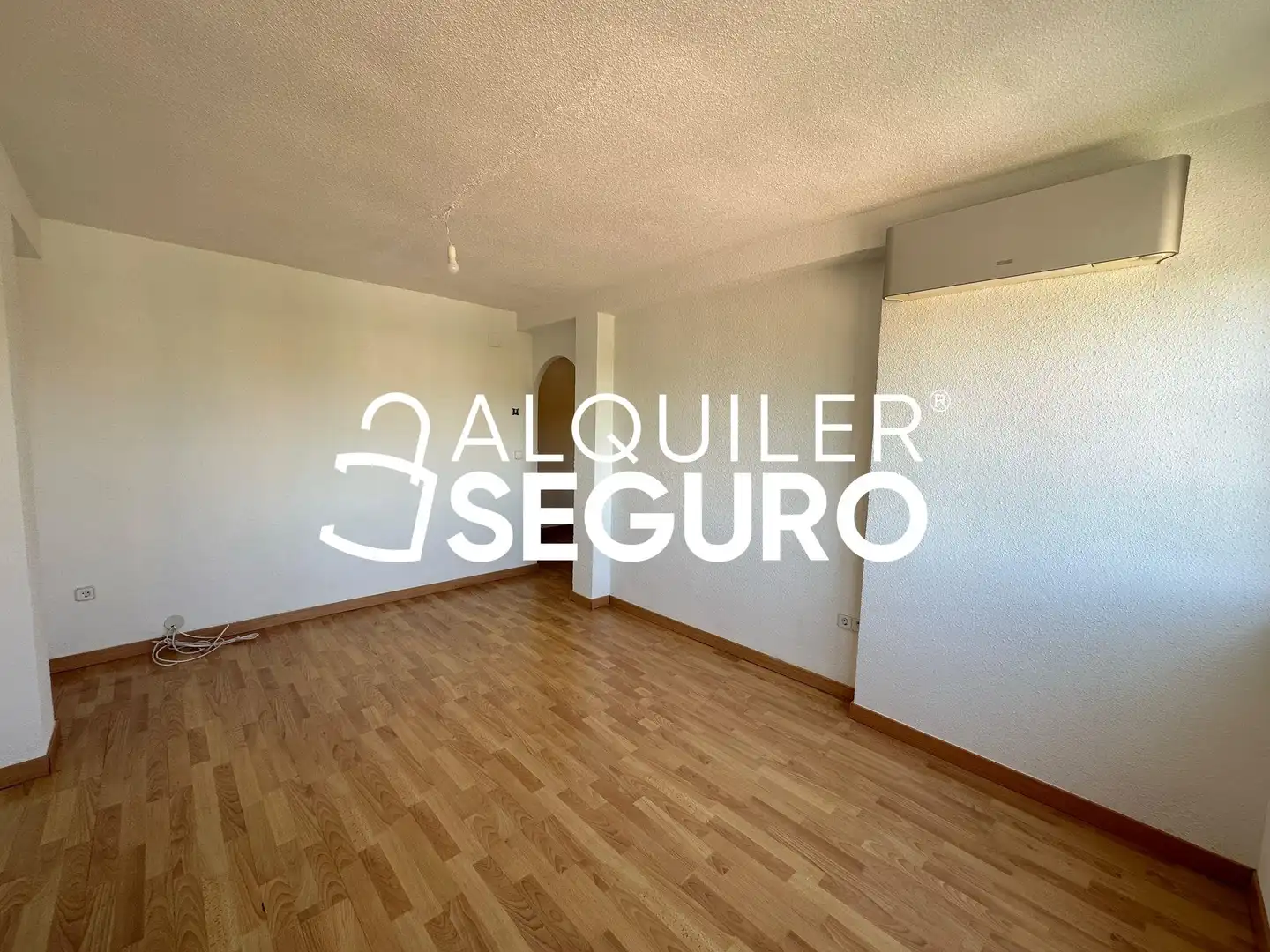 Schlafzimmer von Wohnung zur Miete in Madrid mit Klimaanlage, Heizung und Terrasse