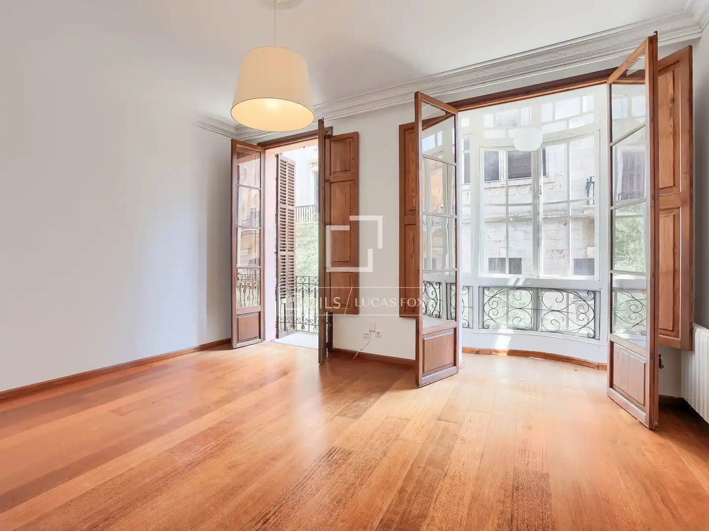 Piso con terraza en venta en Centre