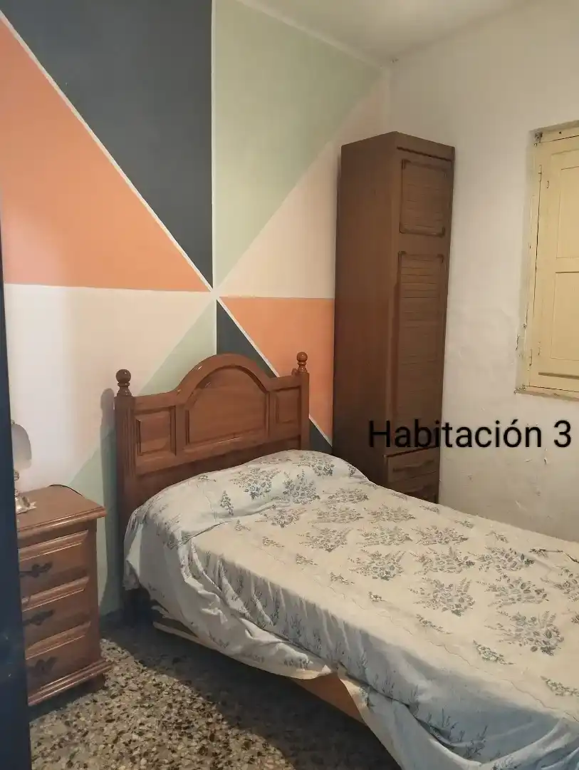 Habitación de Planta baja en venta en Ponferrada con Jardín privado, Trastero y Horno