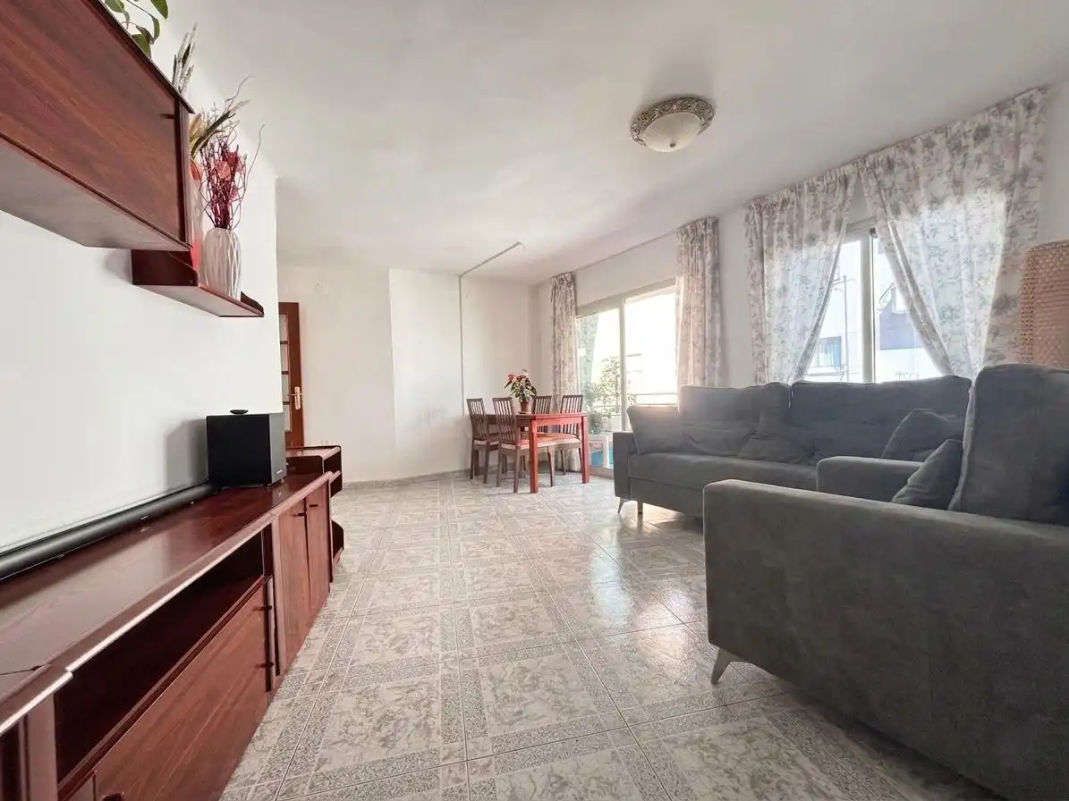Sala d'estar de Pis en venda en Esplugues de Llobregat amb Terrassa