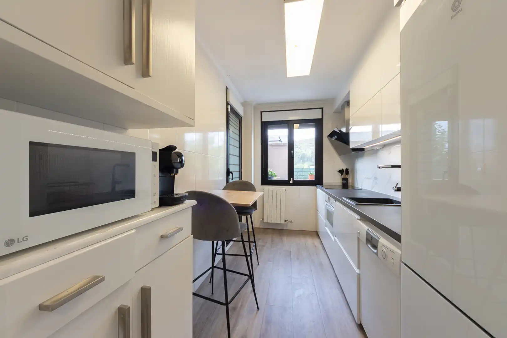Kitchen of Flat for sale in Castro-Urdiales  with Heating, Parquet flooring and Terrace