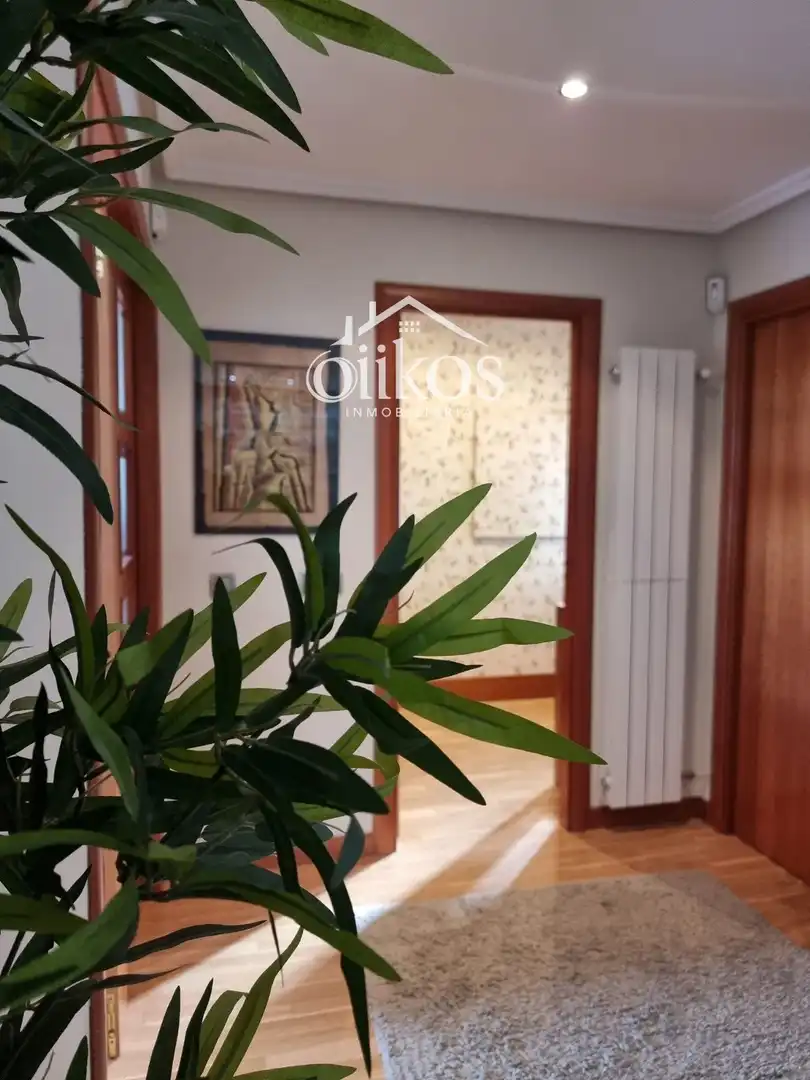 Casa adosada en venta en Villamayor con Aire acondicionado, Calefacción y Parquet