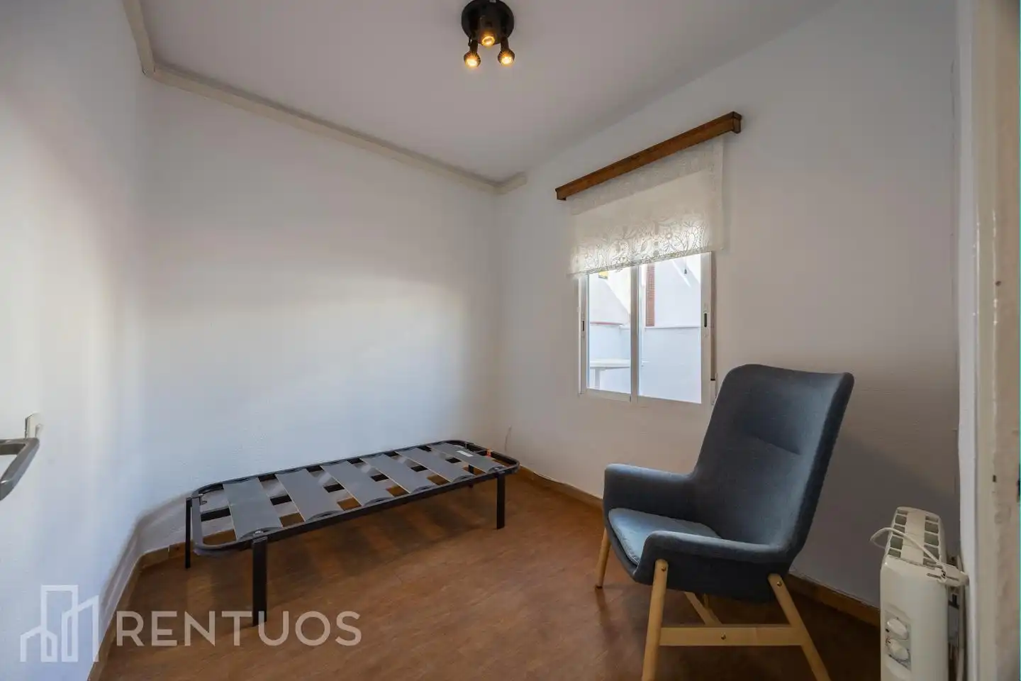 Bedroom of Attic for rent in Madrid  with Air Conditioner, Heating and Parquet flooring