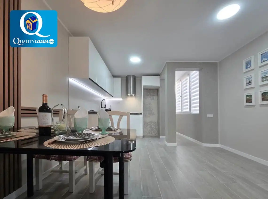 Cocina de Apartamento en venta en Alicante / Alacant con Aire acondicionado