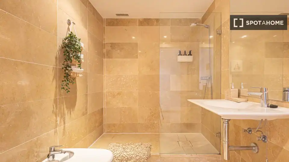 Baño de Apartamento para compartir en Ojén con Aire acondicionado, Terraza y Amueblado