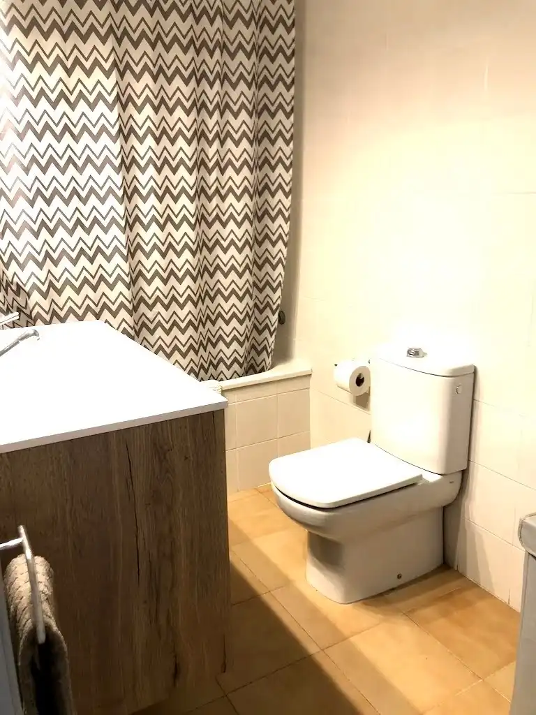 Bany de Apartament de lloguer en Calonge i Sant Antoni amb Terrassa i Moblat