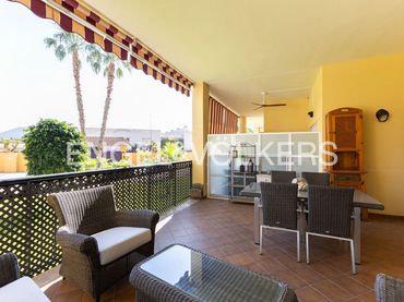Pis amb piscina en venda a Canet d'En Berenguer