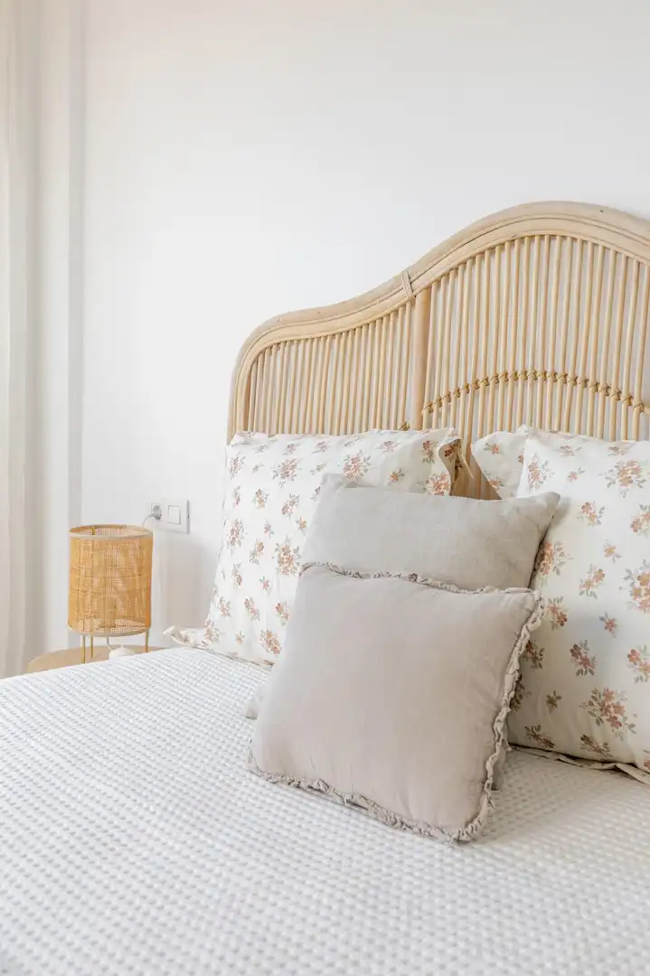 Schlafzimmer von Einfamilien-Reihenhaus zum Verkauf in Gilet mit Terrasse, Abstellraum und Balkon