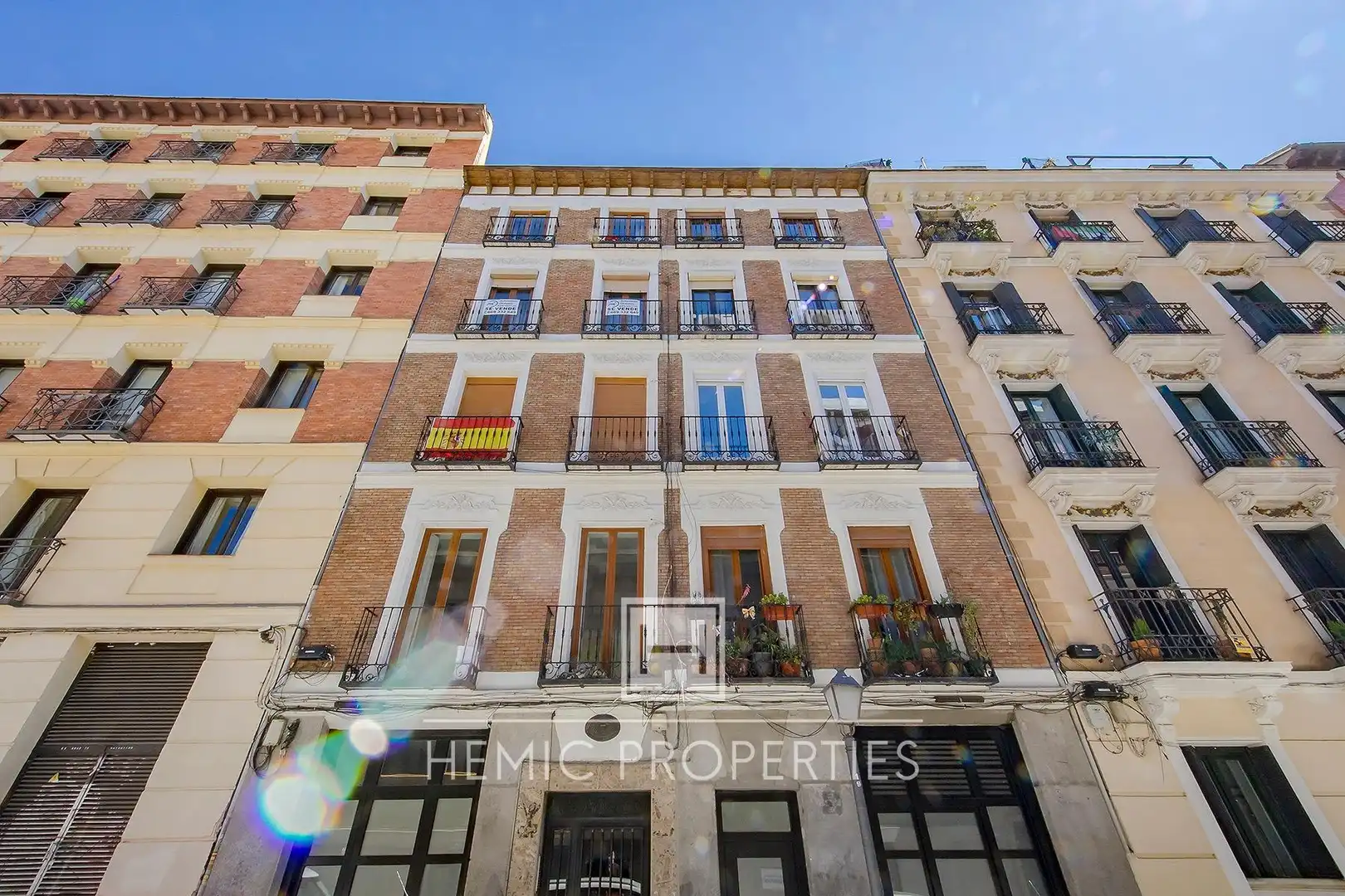 Vista exterior de Piso en venta en Madrid con Trastero y Balcón