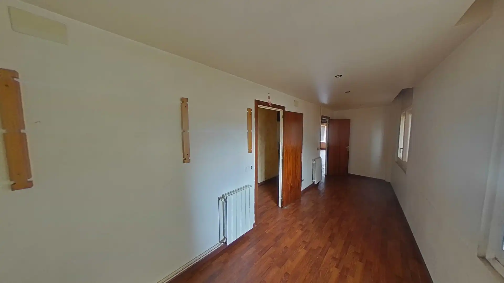Piso en venta en Manlleu con Calefacción, Parquet y Terraza