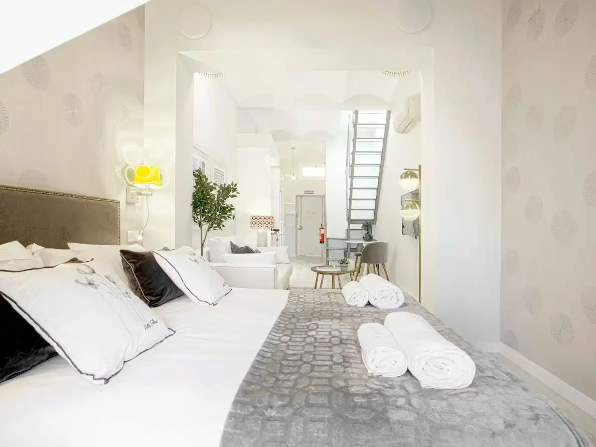 Bedroom of Study for rent in Madrid  with Air Conditioner, Heating and Parquet flooring