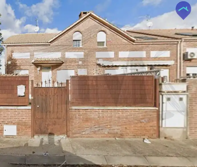 Vista exterior de Casa o chalet en venta en Villanueva de la Torre con Jardín privado, Trastero y Alarma