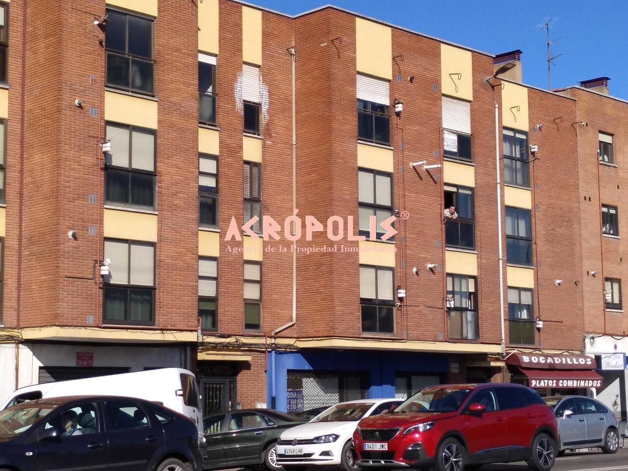 Exterior view of Flat for sale in León Capital   with Heating and Storage room