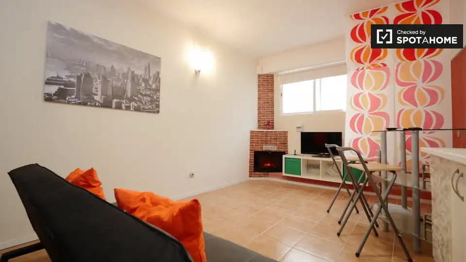 Sala d'estar de Estudi per a compartir en Barcelona amb Aire condicionat, Calefacció i Terrassa