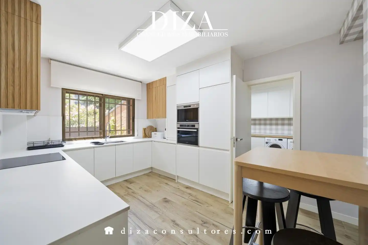 Kitchen of Houses for sale in Madrid  with Air Conditioner, Heating and Terrace