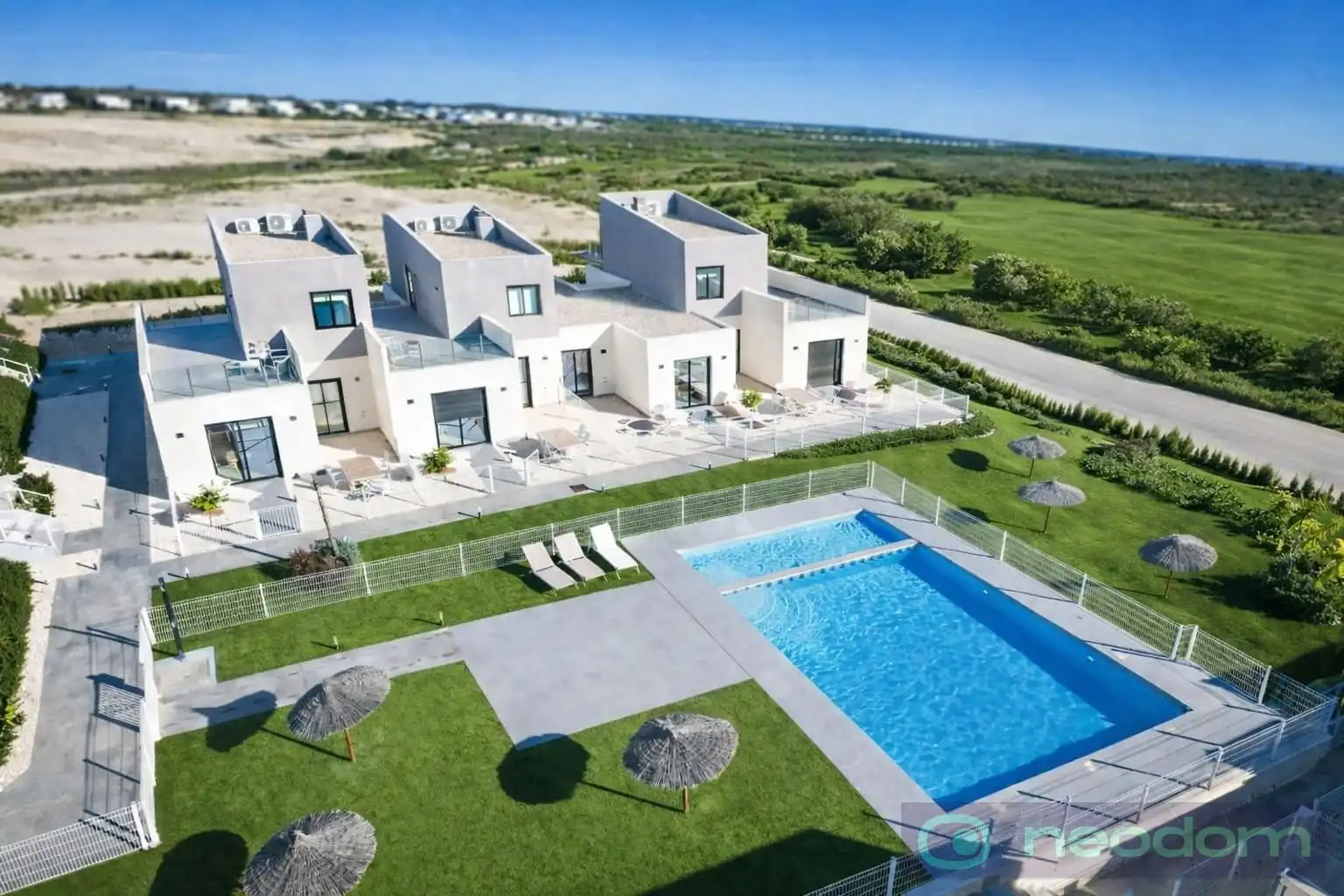 Adosado con piscina en venta en N/A