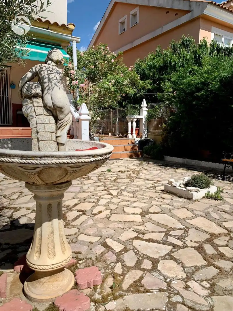 Jardí de Casa o xalet en venda en Arcas del Villar amb Calefacció, Terrassa i Traster