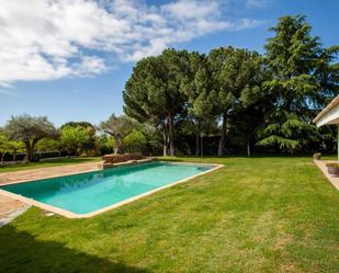 Piscina de Casa o xalet en venda en Las Rozas de Madrid amb Calefacció, Jardí privat i Parquet