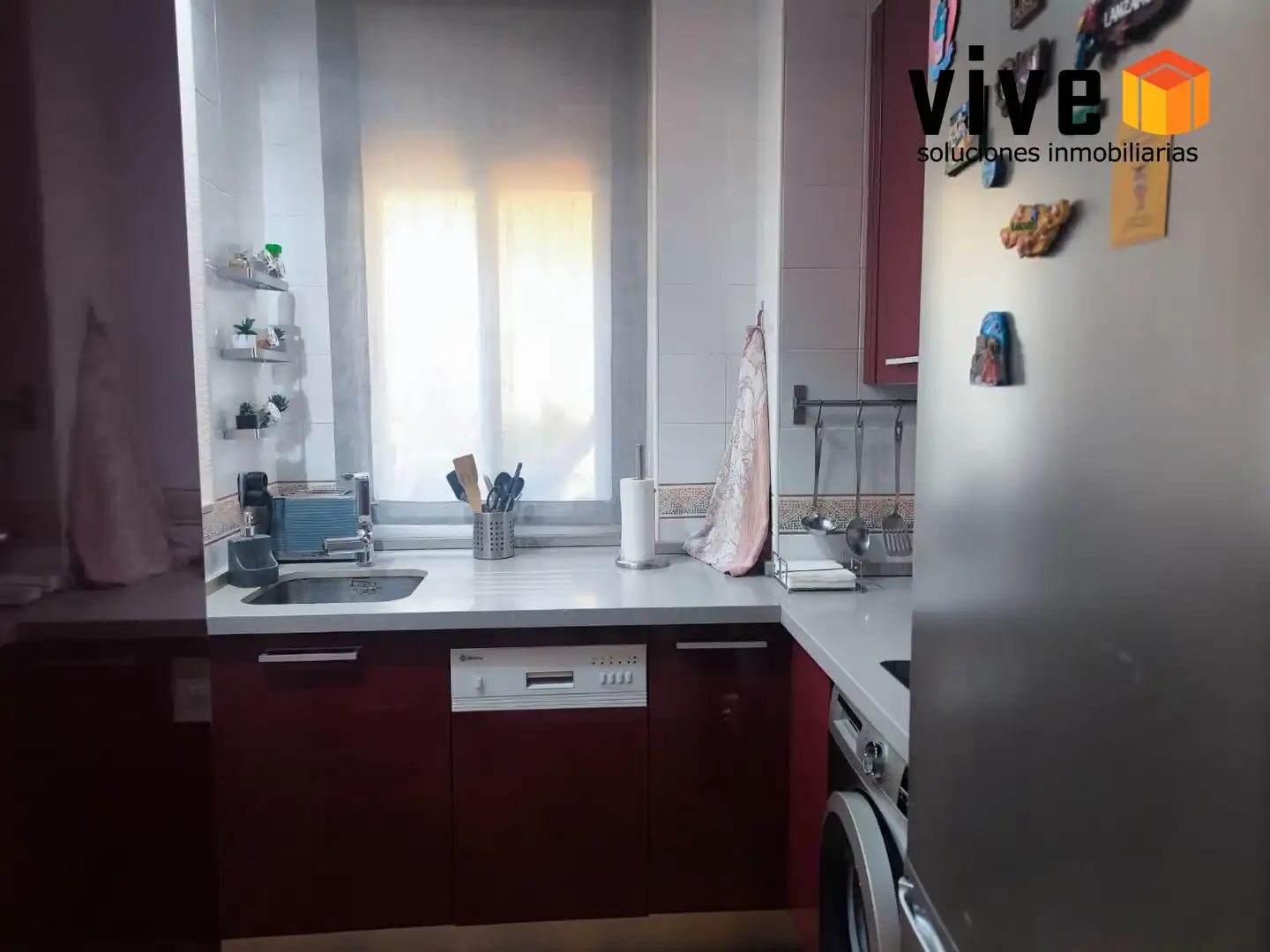 Cuina de Pis en venda en Sevilla amb Calefacció, Traster i Moblat