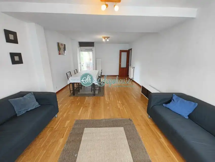 Sala de estar de Piso en venta en Segovia con Calefacción y Terraza