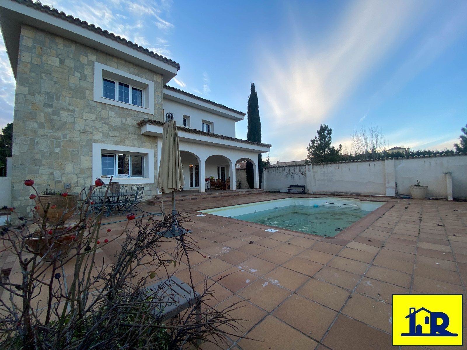 Vista exterior de Casa o xalet en venda en Fuentenava de Jábaga amb Aire condicionat, Calefacció i Jardí privat