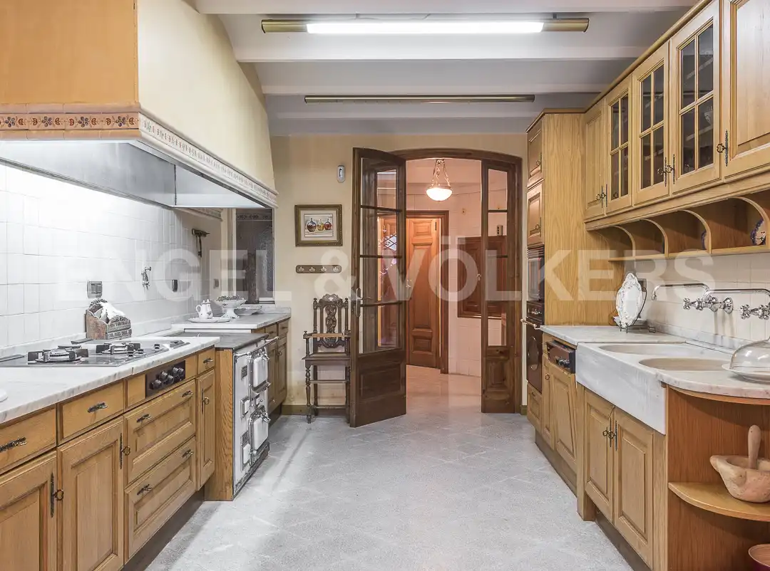 Cuina de Casa adosada en venda en La Garriga amb Calefacció, Jardí privat i Parquet