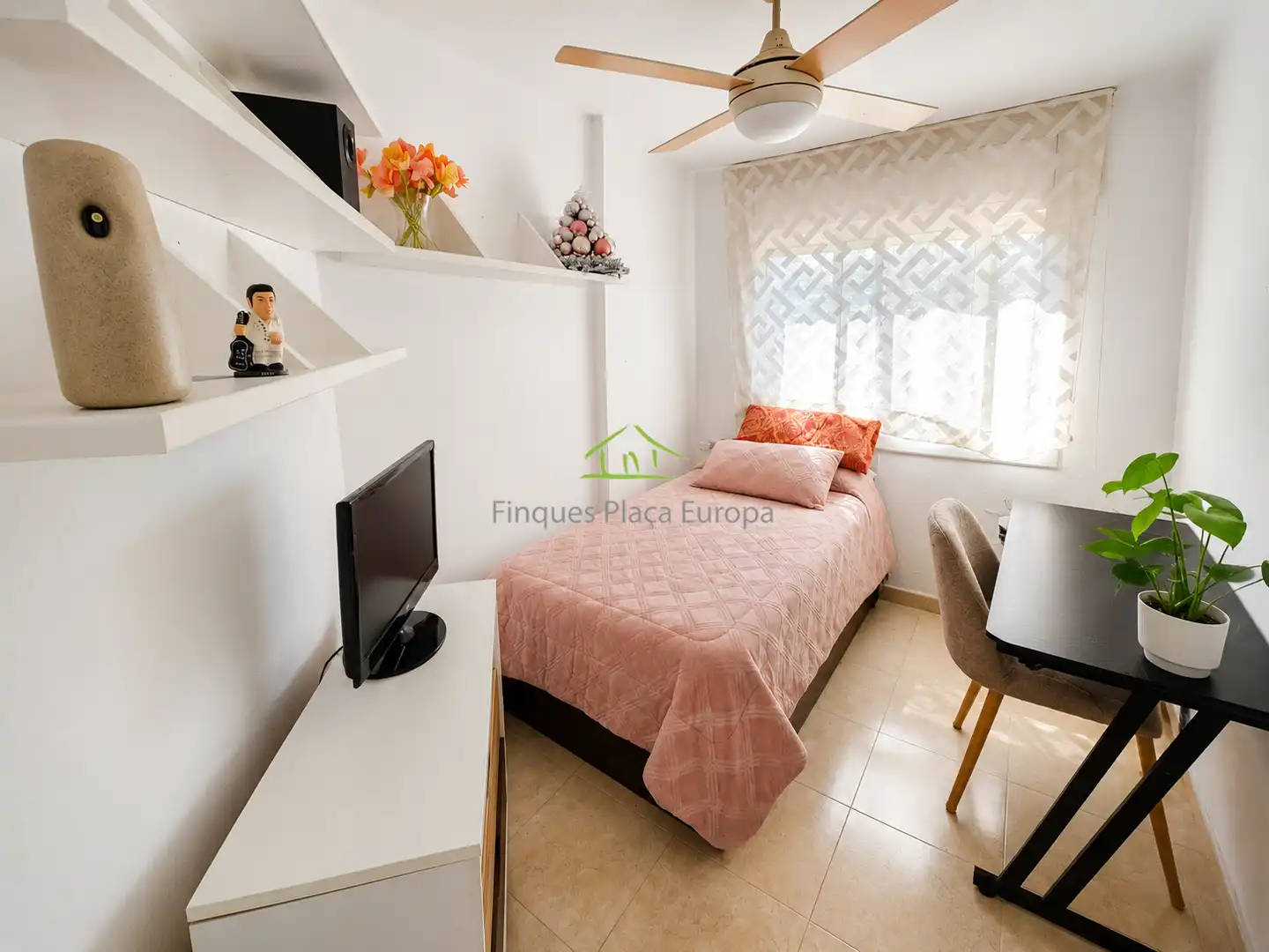 Habitación de Apartamento en venta en Castell d'Aro, Platja d'Aro i s'Agaró con Aire acondicionado, Calefacción y Terraza