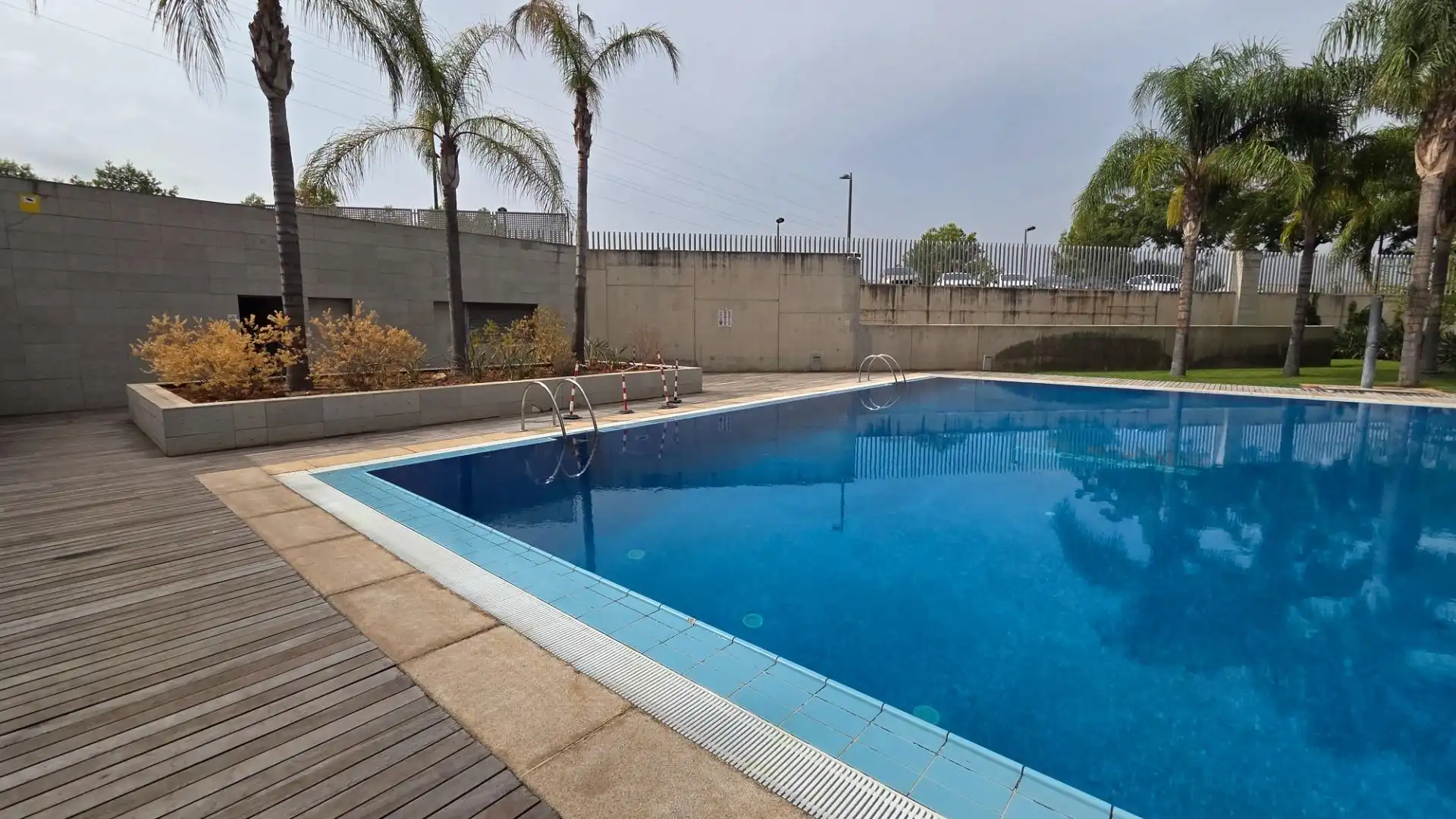 Schwimmbecken von Loft zur Miete in Valencia mit Klimaanlage, Heizung und Möbliert