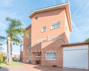 Exterior view of House or chalet for sale in Castelldefels  with Air Conditioner, Heating and Private garden