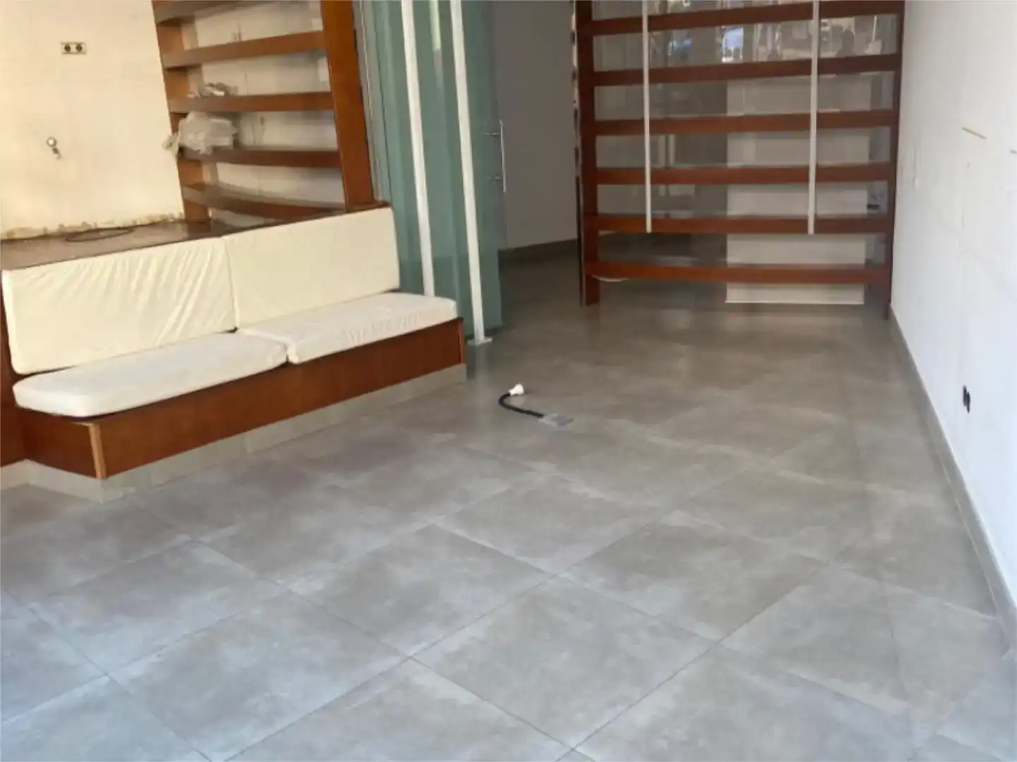 Local de lloguer en Ceuta amb Aire condicionat i Parquet