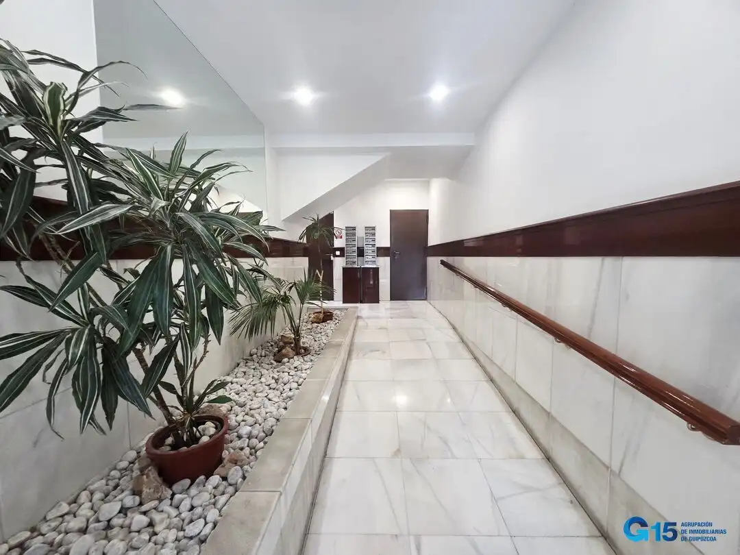 Piso en venta en Errenteria con Calefacción, Terraza y Amueblado