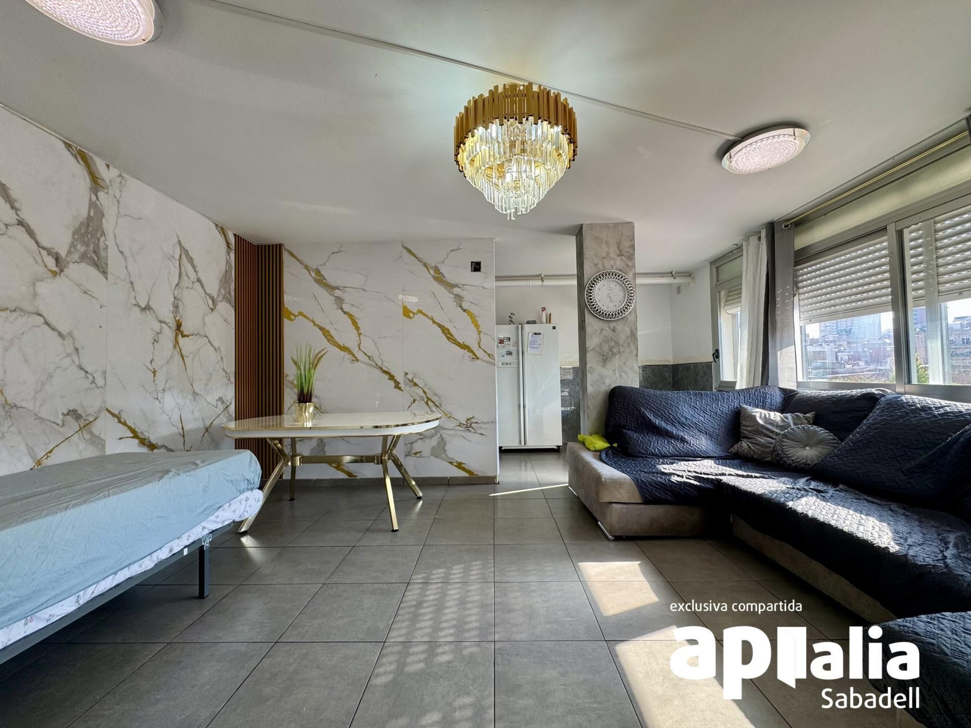 Sala d'estar de Pis en venda en Sabadell amb Aire condicionat, Traster i Balcó