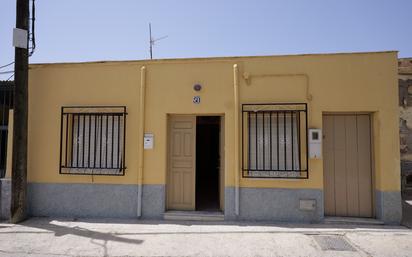 Vista exterior de Casa adosada en venda en Berja amb Jardí privat i Terrassa