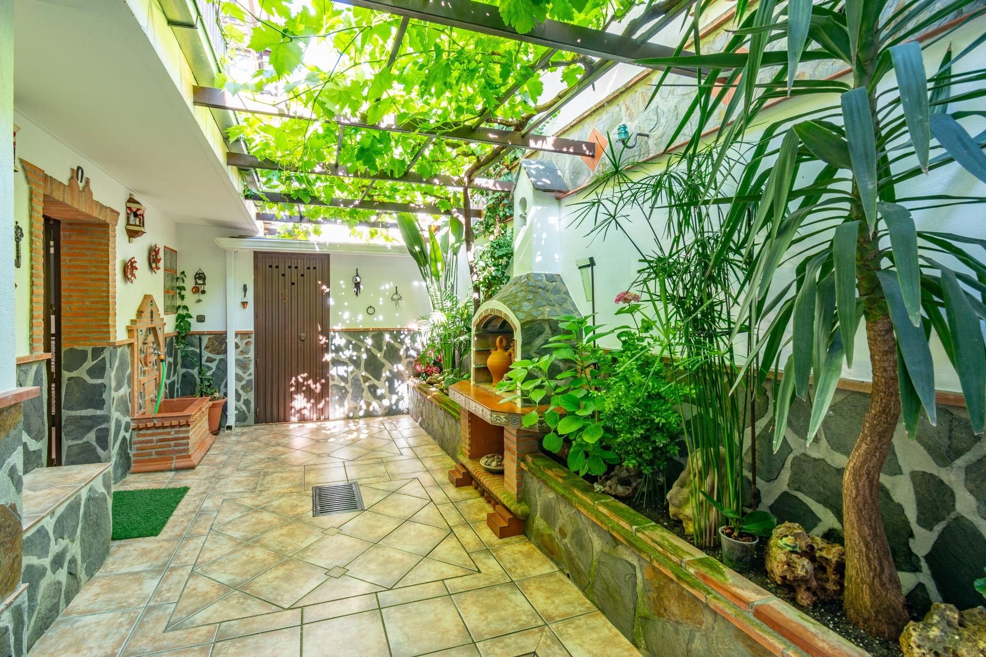 Terraza de Casa adosada en venta en  Granada Capital con Aire acondicionado, Calefacción y Jardín privado