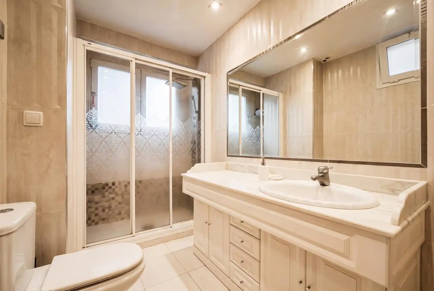 Flat for sale in Calle de Puentelarra, Santa Eugenia