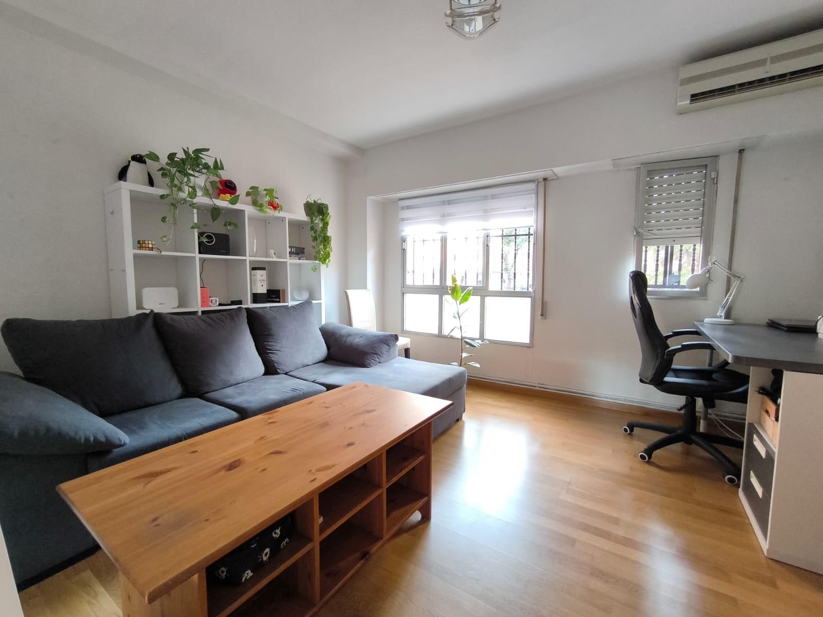 Living room of Flat for sale in  Madrid Capital  with Air Conditioner and Heating