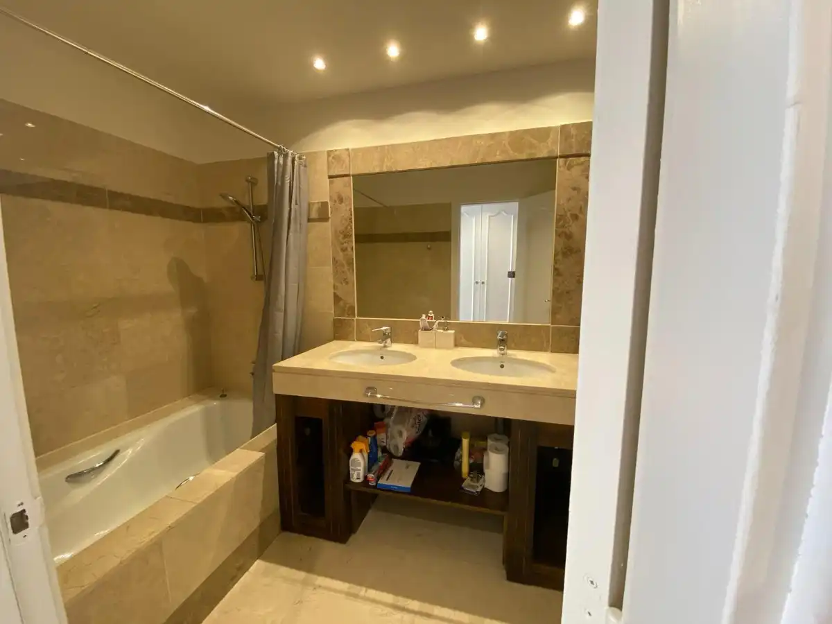 Bathroom of Attic for sale in Estepona  with Air Conditioner, Terrace and Furnished