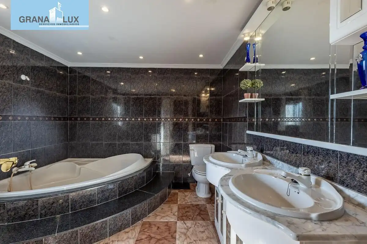 Chalet en venta en CALLE LIRIO, imagen 23