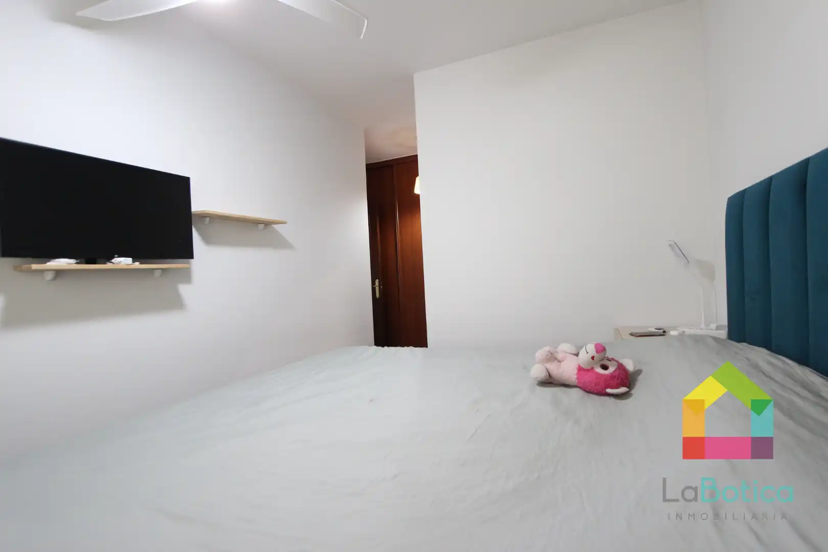 Habitación de Casa adosada de alquiler en Nambroca con Calefacción, Piscina y Horno