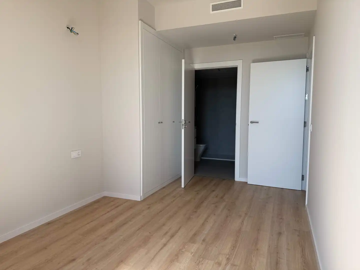 Wohnung zur Miete in Viladecans mit Klimaanlage, Heizung und Privatgarten