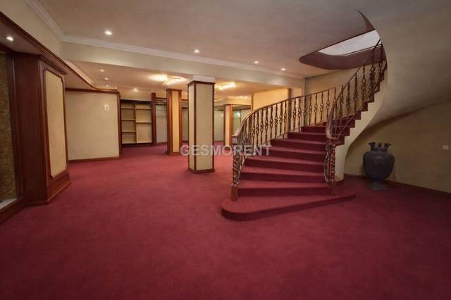 Local comercial en Alquiler en Jaume III