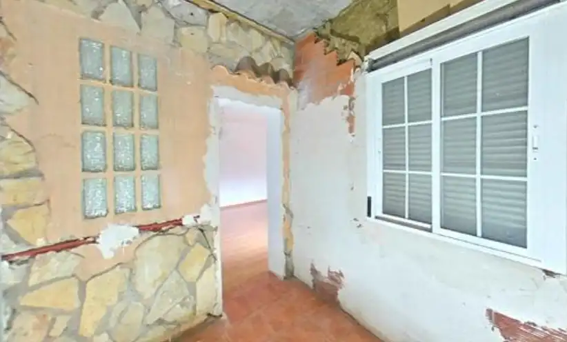 Casa adosada en venda a Calle la Constitución, Cadrete