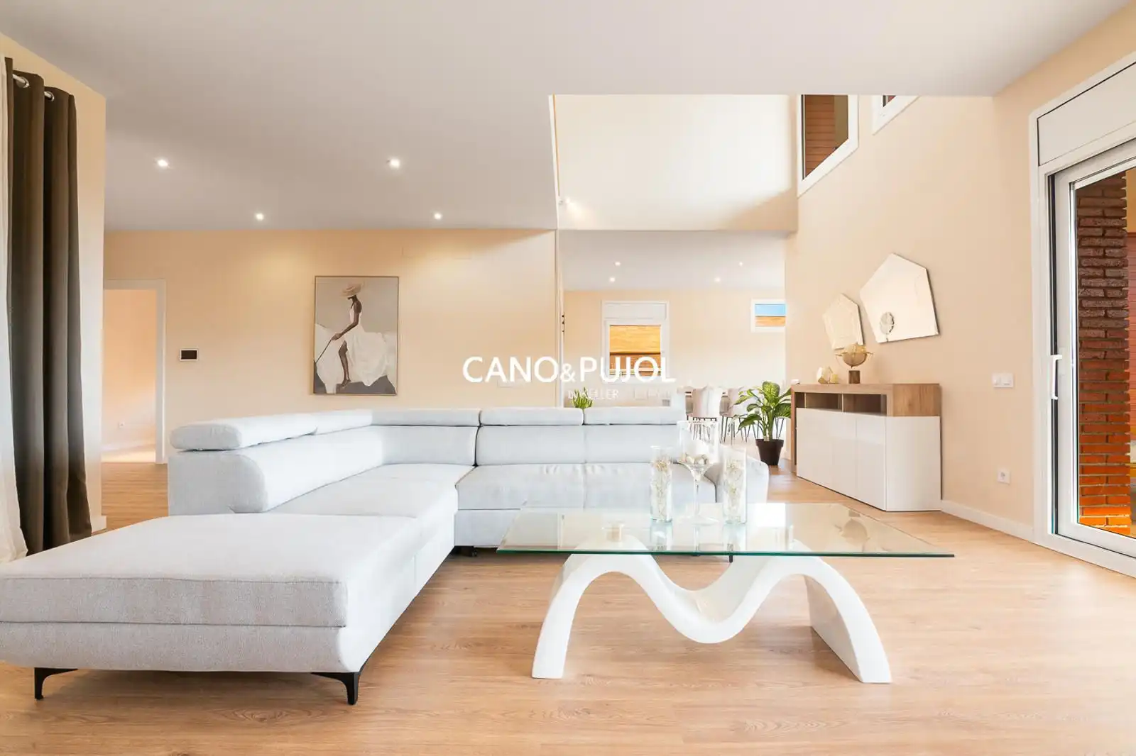 Living room of Houses for sale in Sant Cugat del Vallès  with Air Conditioner, Terrace and Swimming Pool