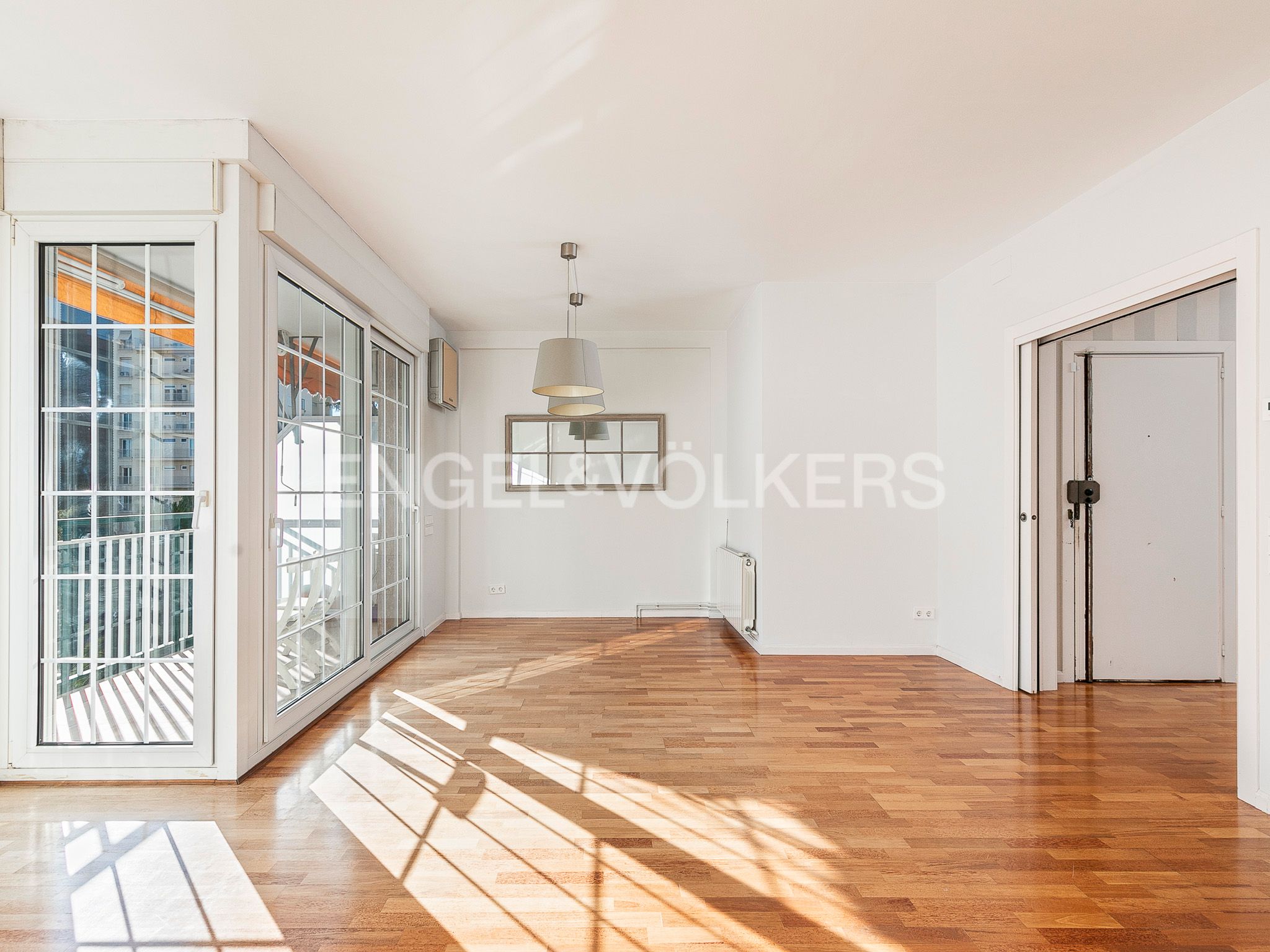 Living room of Apartment for sale in  Barcelona Capital  with Air Conditioner, Heating and Private garden