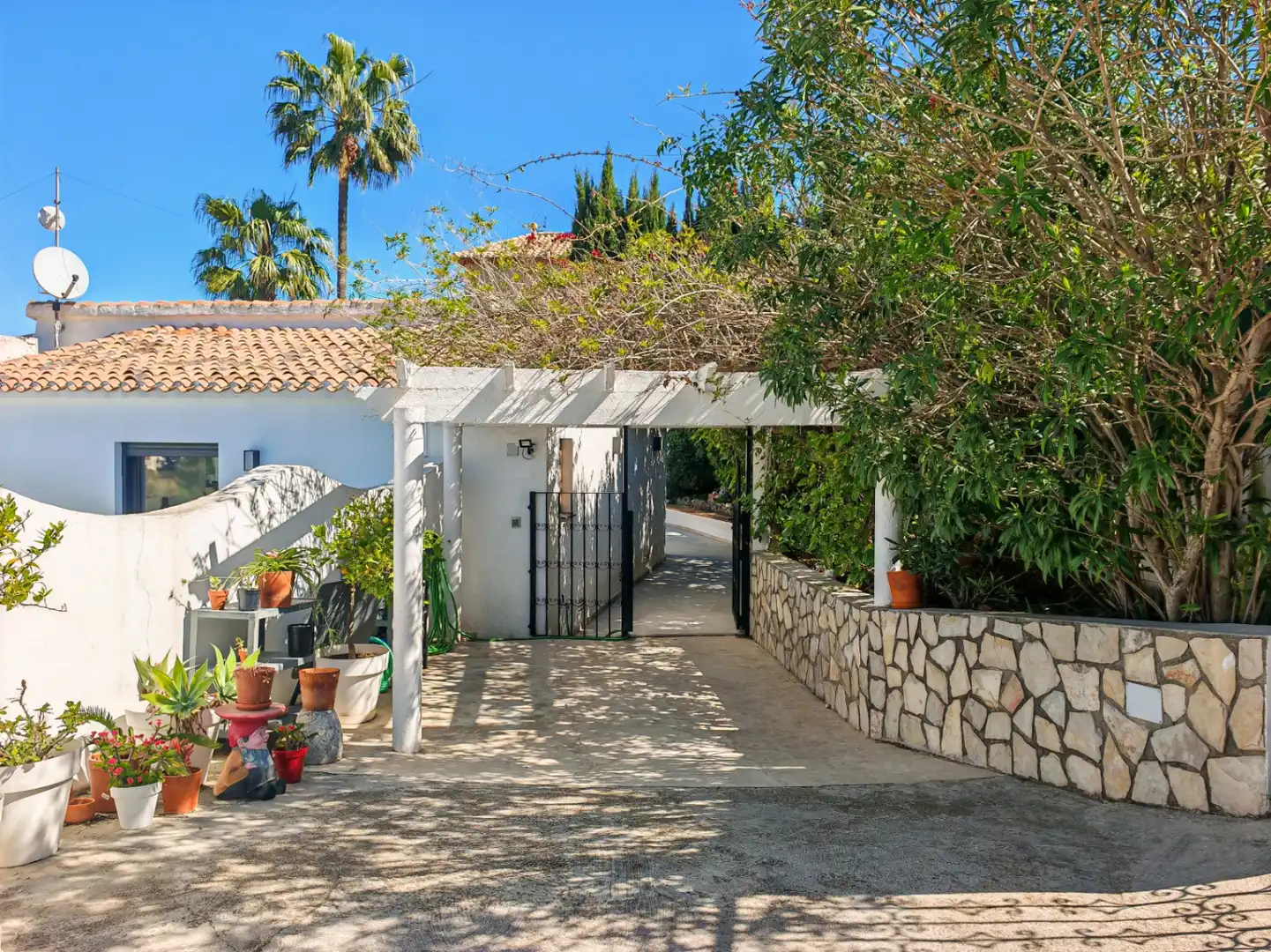 Exterior view of Houses for sale in Dénia  with Air Conditioner, Private garden and Terrace