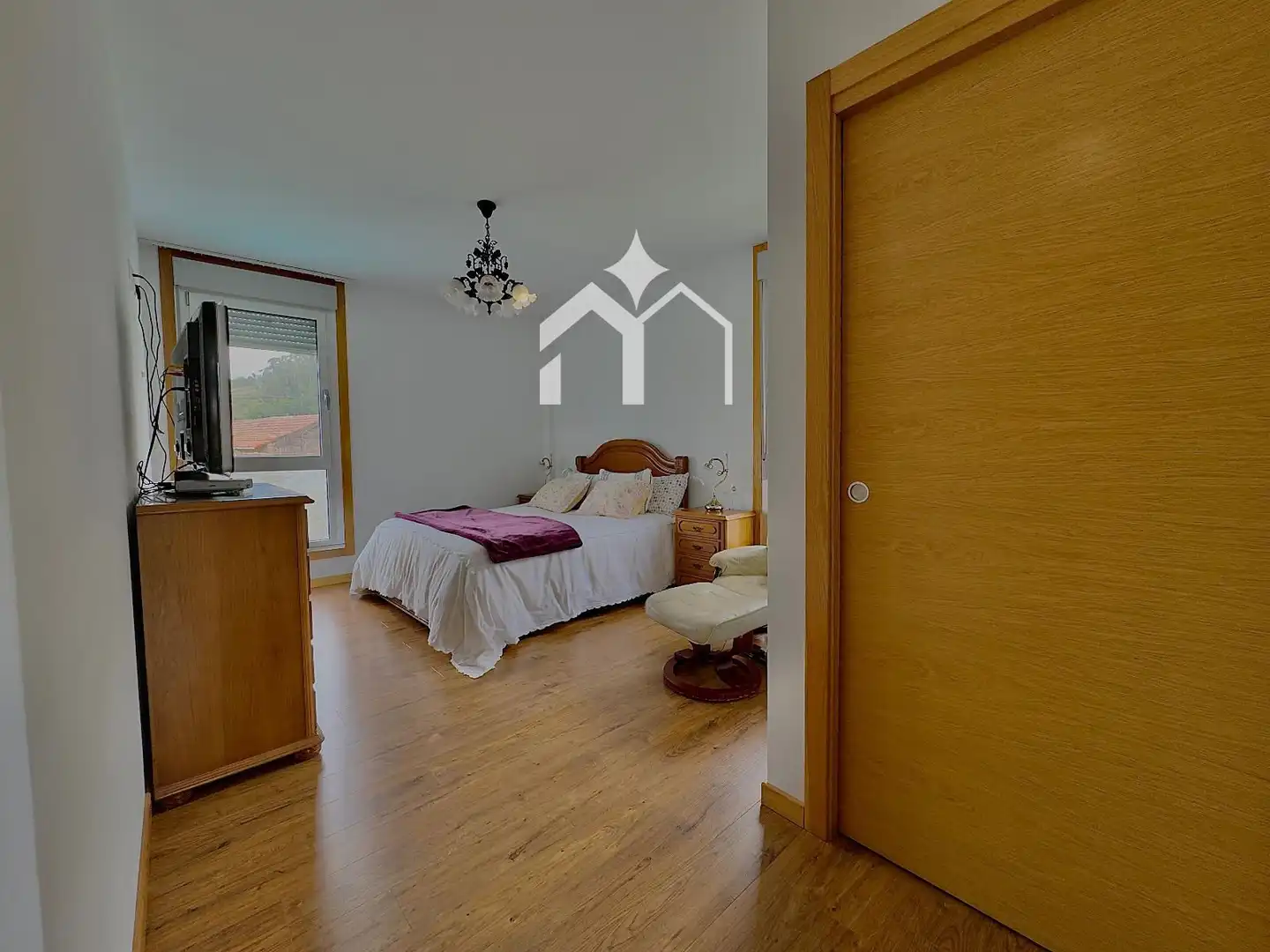 Dormitori de Casa o xalet en venda en Cangas  amb Calefacció, Parquet i Terrassa